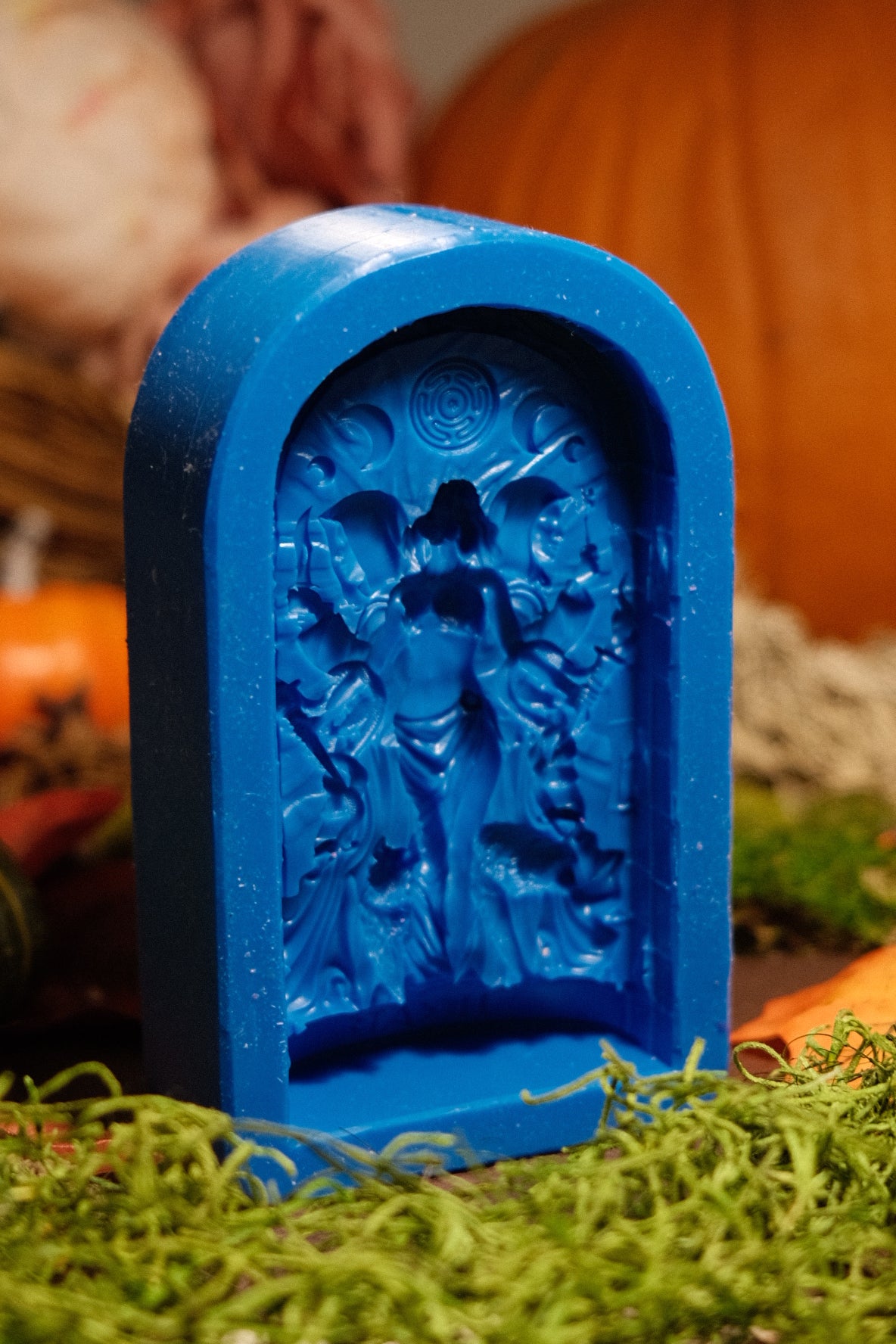 HECATE candle mold