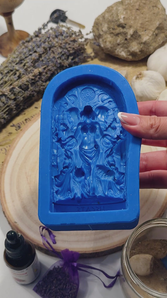 HECATE candle mold
